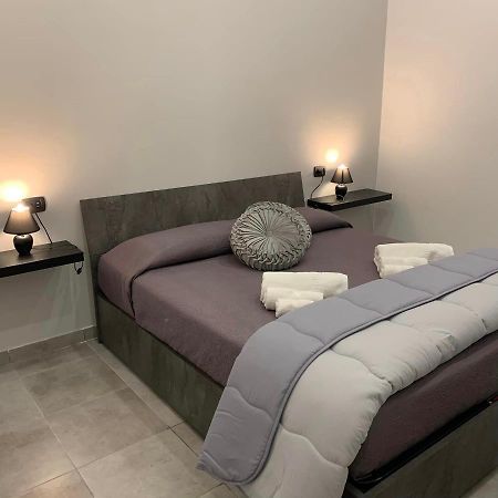 Miris Apartment Fast Comfortable Naples Airport Capodichino 25 Minutes Walk Self Check-In Экстерьер фото