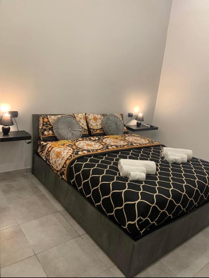 Miris Apartment Fast Comfortable Naples Airport Capodichino 25 Minutes Walk Self Check-In Экстерьер фото